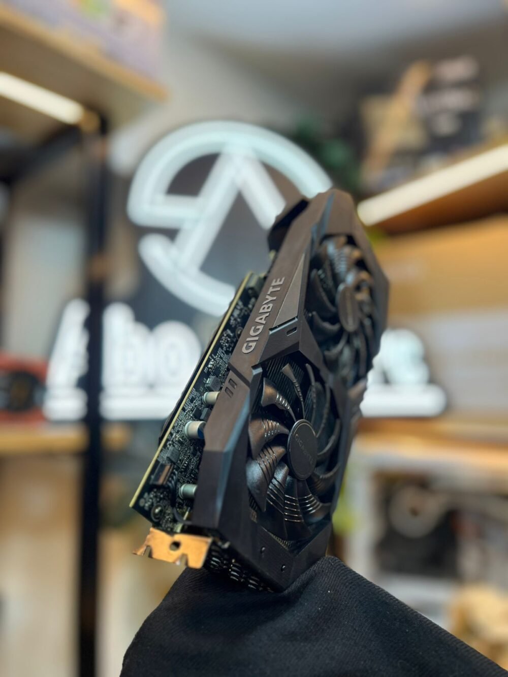 ⁦GIGABYTE GTX 1660 SUPER AMP 6GB 192BIT DDR6⁩ - الصورة ⁦2⁩