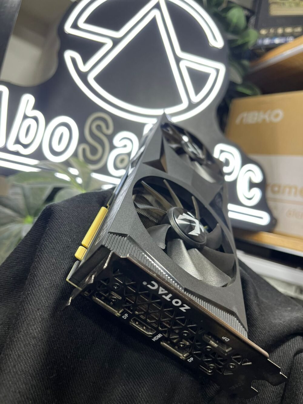 ⁦ZOTAC GAMING GEFORCE RTX 2080 8GB DDR6⁩ - الصورة ⁦3⁩