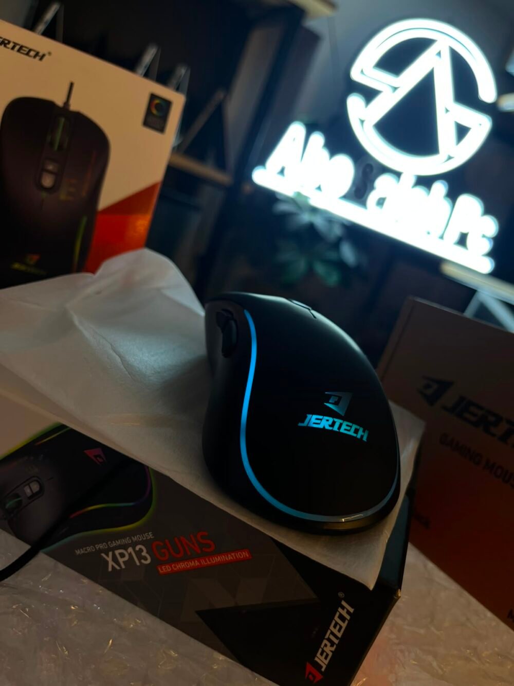 ⁦JERTECH MACRO PRO GAMING MOUSE XP13 GUNS⁩ - الصورة ⁦2⁩