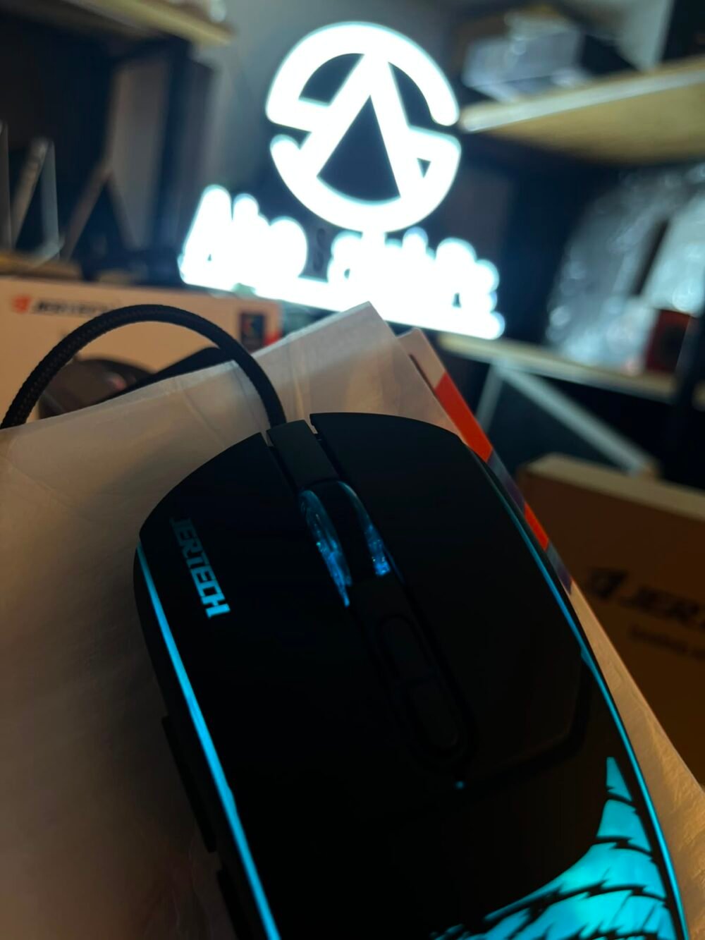 ⁦JERTECH SHOOTER XP14 RGB GAMING MOUSE⁩ - الصورة ⁦4⁩