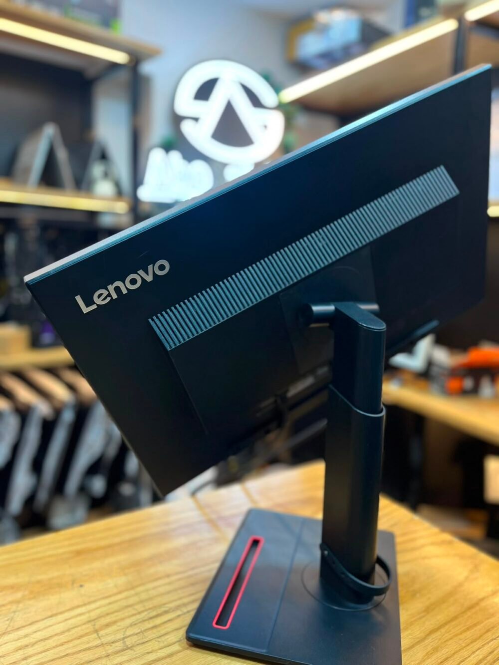 ⁦Screen LENOVO 24 inch framless 60hz استيراد⁩ - الصورة ⁦3⁩