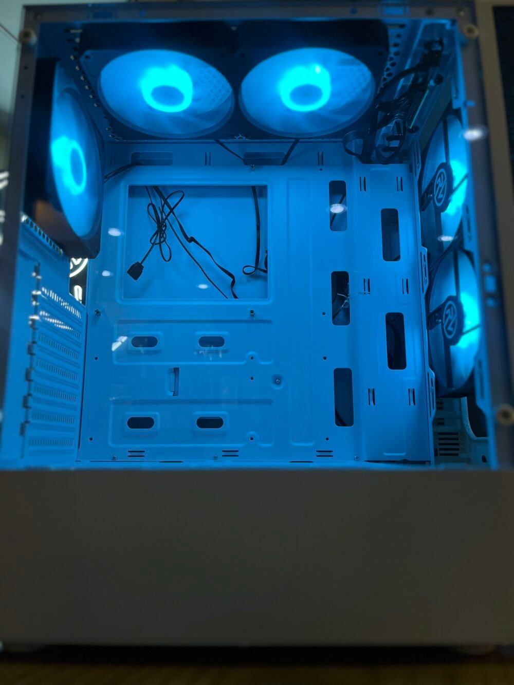 ⁦CASE GAMING 5 FAN LECOO M550⁩ - الصورة ⁦3⁩