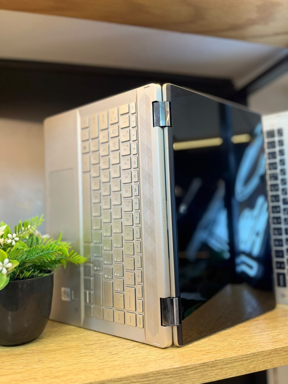 ⁦HP Pavilion x360⁩ - الصورة ⁦2⁩