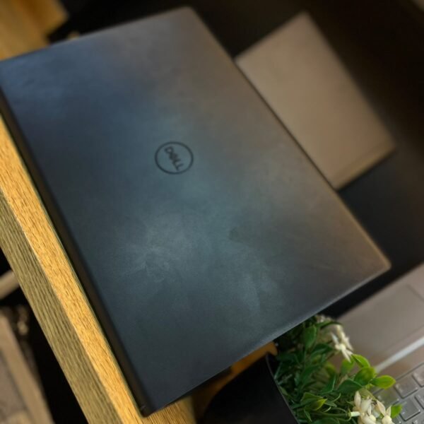  Dell Inspiron 3520